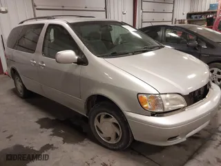 2003 Toyota Sienna LE with VIN 4T3ZF13C53U510457, listed as a IAAI auction lot 41642470 with 219,515 mi miles. Bid and sale history available at carsss.com. Image 1.