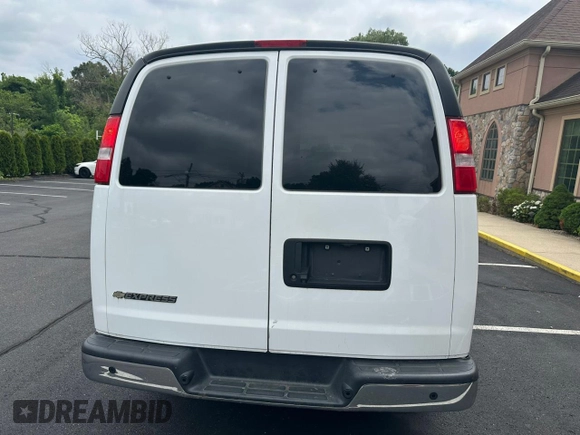 2021 Chevrolet Express Passenger LS z VIN 1GAZGNFPXM1170072, wystawiony jako Copart lot #64797015 z przebiegiem 273 908 mil mil oraz Czysty tytuł • Clean title. Historia ofert i sprzedaży dostępna na DreamBid. Obrazek 6.