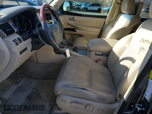 2013 Lexus LX 570 z VIN JTJHY7AX9D4126238, wystawiony jako Copart lot #43229375 z przebiegiem 183 285 mil mil oraz Czysty tytuł • Clean title. Historia ofert i sprzedaży dostępna na DreamBid. Obrazek 7.