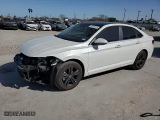 2024 Volkswagen Jetta SE with VIN 3VW7M7BUXRM056384, listed as a Copart auction lot 47425575 with 4,443 mi miles and Salvage Title. Bid and sale history available at carsss.com. Image 1.