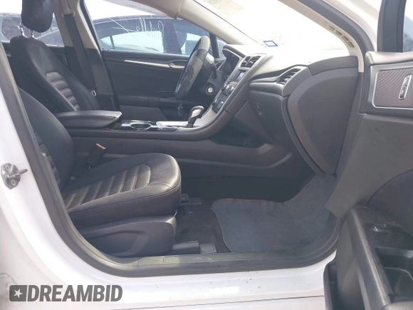 2013 Ford Fusion SE with VIN 3FA6P0H70DR249305, listed as a IAAI auction lot 42194528 with 122,810 mi miles and . Bid and sale history available at carsss.com. Image 5.