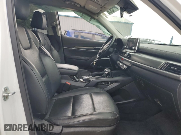 2020 Kia Telluride LX with VIN 5XYP24HC7LG054134, listed as a Copart auction lot 61423155 with 49,420 mi miles and Salvage title. Bid and sale history available at DreamBid. Image 7.