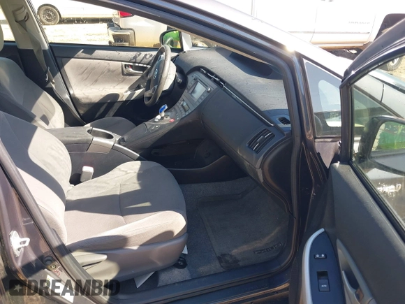 2013 Toyota Prius One with VIN JTDKN3DU1D1618162, listed as a IAAI auction lot 42003928 with 199,477 mi miles. Bid and sale history available at carsss.com. Image 5.