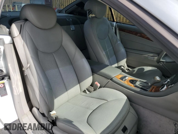 2007 Mercedes-Benz SL 550 z VIN WDBSK71F67F124729, wystawiony jako Copart lot #56720475 z przebiegiem 96 635 mil mil oraz Szkoda całkowita • Salvage title. Historia ofert i sprzedaży dostępna na DreamBid. Obrazek 10.