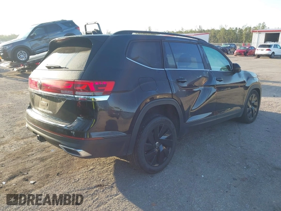 2024 Volkswagen Atlas SE with VIN 1V2WR2CA3RC538136, listed as a IAAI auction lot 42209115 with 23,660 mi miles and . Bid and sale history available at DreamBid. Image 4.