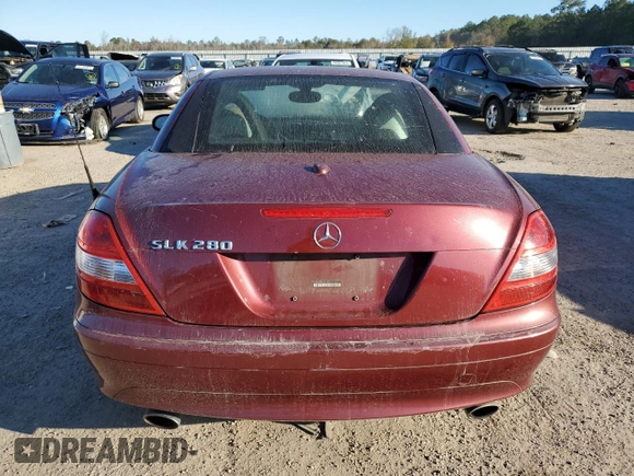 2008 Mercedes-Benz SLK-Class 3.0L with VIN WDBWK54F98F182210, listed as a Copart auction lot 80752924 with 117,956 mi miles and Salvage Title. Bid and sale history available at carsss.com. Image 6.