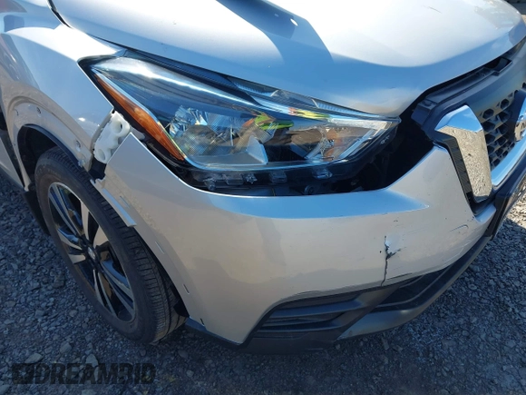 2020 Nissan Kicks SV with VIN 3N1CP5CV7LL545281, listed as a IAAI auction lot 42136872 with 11,458 mi miles. Bid and sale history available at carsss.com. Image 6.