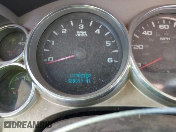 2007 Chevrolet Silverado 1500 LT w/1LT with VIN 2GCEC19J671591822, listed as a IAAI auction lot 41841804 with 325,059 mi miles. Bid and sale history available at carsss.com. Image 7.