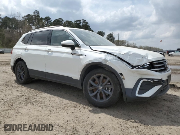 2023 Volkswagen Tiguan SE z VIN 3VVNB7AX9PM087233, wystawiony jako Copart lot #48940745 z przebiegiem 33 861 mil mil oraz Szkoda całkowita • Salvage title. Historia ofert i sprzedaży dostępna na DreamBid. Obrazek 4.