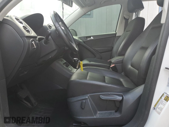 2016 Volkswagen Tiguan S with VIN WVGAV7AX9GW529699, listed as a Copart auction lot 62239475 with 119,075 mi miles and Clean title. Bid and sale history available at DreamBid. Image 7.