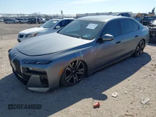 2023 BMW 7 Series 760i xDrive с VIN WBA33EJ07PCM90605, выставлен на аукционе IAAI как лот 41577454 с пробегом 30 241 миль миль и . История ставок и продаж доступна на DreamBid. Изображение 17.