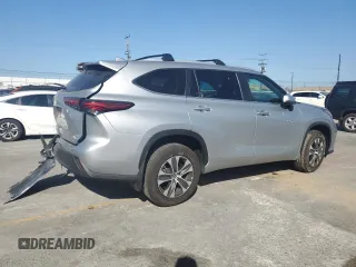 2023 Toyota Highlander L with VIN 5TDKDRAH3PS049805, listed as a Copart auction lot 61053545 with 12,121 mi miles and Salvage title. Bid and sale history available at DreamBid. Image 3.