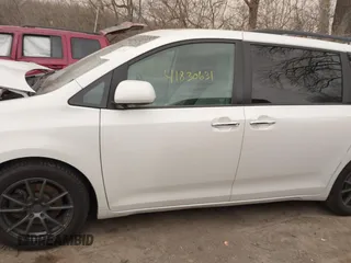 2011 Toyota Sienna XLE AAS with VIN 5TDYK3DC8BS003313, listed as a IAAI auction lot 41830631 with 214,514 mi miles and . Bid and sale history available at DreamBid. Image 14.