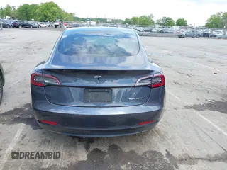 2022 Tesla Model 3 Long Range z VIN 5YJ3E1EB4NF175634, wystawiony jako IAAI lot #42021674 z przebiegiem 39 475 mil mil oraz . Historia ofert i sprzedaży dostępna na DreamBid. Obrazek 16.