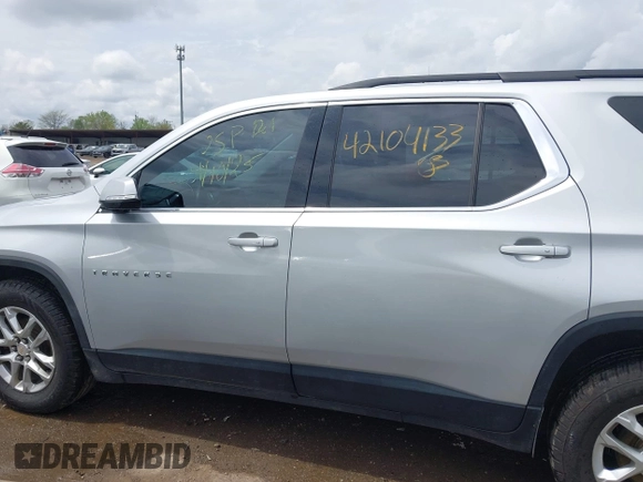 2019 Chevrolet Traverse LT Cloth with VIN 1GNERGKW6KJ114174, listed as a IAAI auction lot 42104133 with 135,410 mi miles. Bid and sale history available at carsss.com. Image 15.