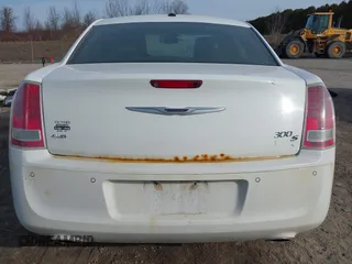 2013 Chrysler 300 with VIN 2C3CCAGG0DH505443, listed as a IAAI auction lot 41767261 with 163,557 mi miles. Bid and sale history available at carsss.com. Image 17.