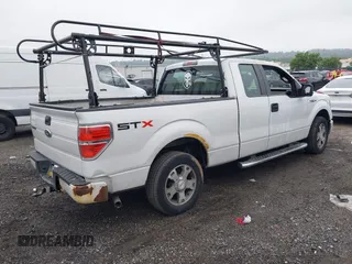 2010 Ford F-150 XL z VIN 1FTEX1CW4AFC14348, wystawiony jako IAAI lot #42381042 z przebiegiem Nie podano mil oraz . Historia ofert i sprzedaży dostępna na DreamBid. Obrazek 4.