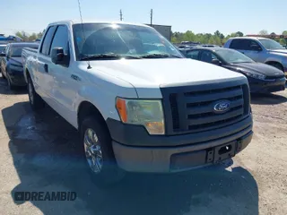 2011 Ford F-150 XL with VIN 1FTEX1CM3BFC31724, listed as a IAAI auction lot 41874831 with 235,430 mi miles. Bid and sale history available at carsss.com. Image 1.
