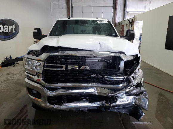 2024 Ram 2500 Big Horn with VIN 3C6UR5DL1RG266801, listed as a Copart auction lot 54773055 with 33,394 mi miles and Clean Title. Bid and sale history available at carsss.com. Image 5.