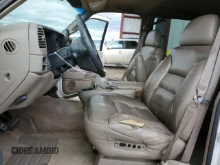 1999 Chevrolet Silverado 3500 z VIN 1GCHC33J2XF087634, wystawiony jako Copart lot #58106714 z przebiegiem 205 431 mil mil oraz Czysty tytuł • Clean title. Historia ofert i sprzedaży dostępna na DreamBid. Obrazek 7.