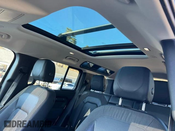 2021 Land Rover Defender SE with VIN SALEP7RU1M2048268, listed as a Copart auction lot 42012605 with 111,520 mi miles and Clean title. Bid and sale history available at DreamBid. Image 9.