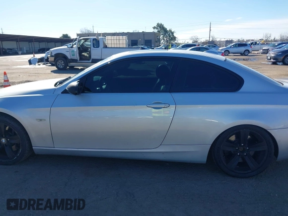 2009 BMW 3 Series 335i с VIN WBAWB73549P044945, выставлен на аукционе IAAI как лот 41556993 с пробегом 185 832 миль миль и . История ставок и продаж доступна на DreamBid. Изображение 14.