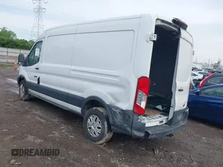 2018 Ford Transit z VIN 1FTYR2CM9JKB14054, wystawiony jako IAAI lot #42205733 z przebiegiem 263 605 mil mil oraz . Historia ofert i sprzedaży dostępna na DreamBid. Obrazek 3.
