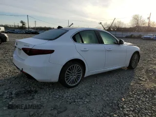 2017 Alfa Romeo Giulia Ti with VIN ZARFAEENXH7538089, listed as a Copart auction lot 39993883 with 27,313 mi miles. Bid and sale history available at carsss.com. Image 3.