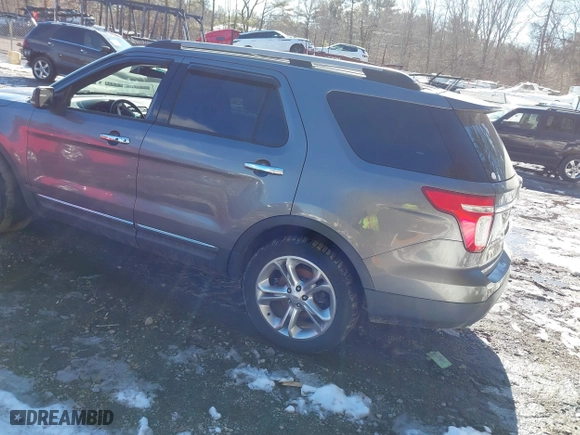 2013 Ford Explorer Limited with VIN 1FM5K8F89DGA61027, listed as a IAAI auction lot 41493307 with 186,969 mi miles. Bid and sale history available at carsss.com. Image 3.