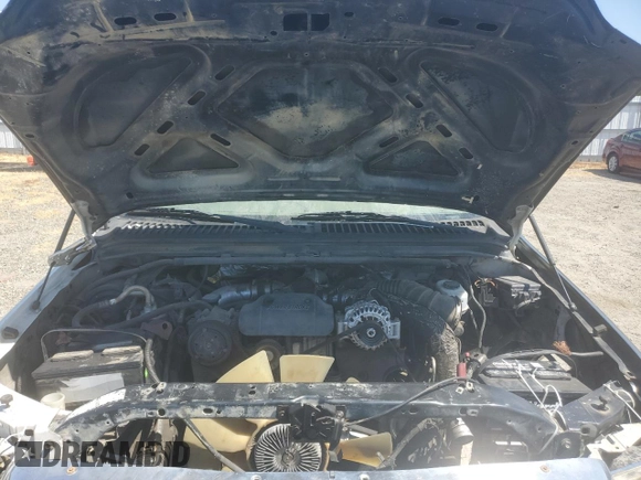2000 Ford F-250 XL with VIN 1FTNF21F0YEC85459, listed as a Copart auction lot 63040505 with 328,049 mi miles and Salvage title. Bid and sale history available at DreamBid. Image 11.