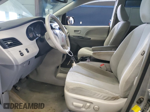 2011 Toyota Sienna LE AAS z VIN 5TDKK3DCXBS146656, wystawiony jako Copart lot #61140625 z przebiegiem 200 328 mil mil oraz Czysty tytuł • Clean title. Historia ofert i sprzedaży dostępna na DreamBid. Obrazek 7.