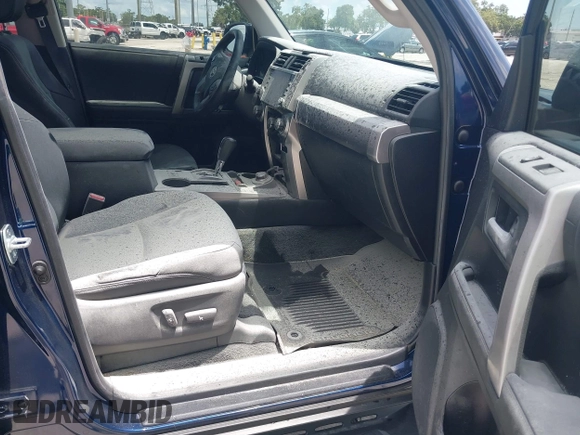 2020 Toyota 4Runner SR5 with VIN JTEBU5JR1L5826933, listed as a IAAI auction lot 42665995 with 53,963 mi miles and . Bid and sale history available at DreamBid. Image 5.