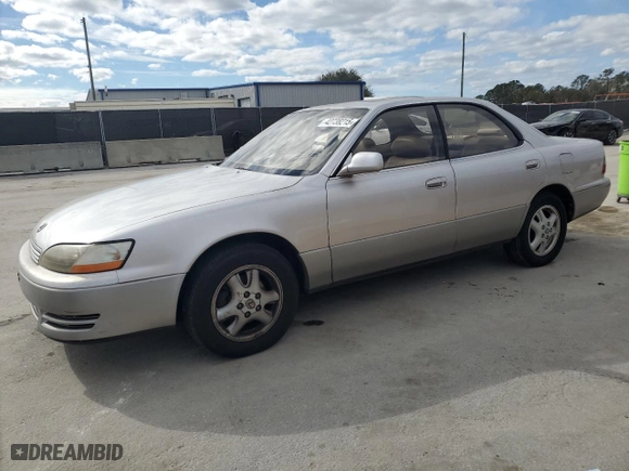 1995 Lexus ES 300 with VIN JT8GK13T9S0106923, listed as a Copart auction lot 42738215 with 157,383 mi miles and Clean Title. Bid and sale history available at carsss.com. Image 1.