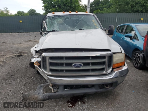 2000 Ford F-350 with VIN 1FTWX32F0YEB90096, listed as a Copart auction lot 56198024 with 273,397 mi miles and Non repairable. Bid and sale history available at DreamBid. Image 5.