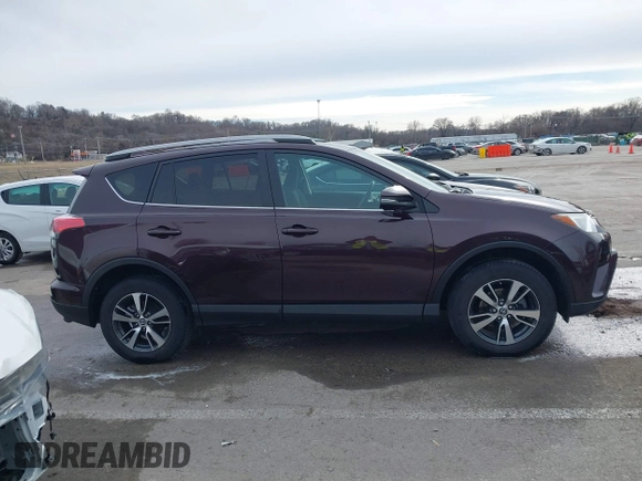 2018 Toyota RAV4 XLE with VIN 2T3RFREV6JW857693, listed as a IAAI auction lot 41541902 with 62,415 mi miles. Bid and sale history available at carsss.com. Image 13.