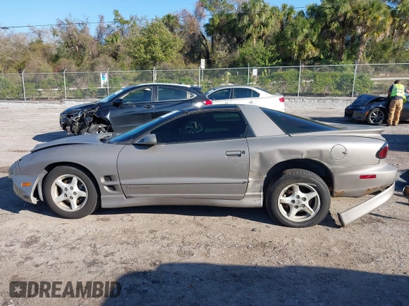 2000 Pontiac Firebird Firebird z VIN 2G2FS22K0Y2112410, wystawiony jako IAAI lot #41676541 z przebiegiem 129 857 mil mil oraz . Historia ofert i sprzedaży dostępna na DreamBid. Obrazek 14.