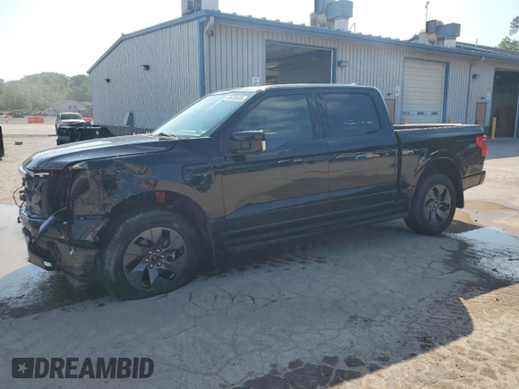 2023 Ford F-150 Lightning Pro z VIN 1FTVW1EV0PWG06971, wystawiony jako Copart lot #61850635 z przebiegiem 32 388 mil mil oraz Szkoda całkowita • Salvage title. Historia ofert i sprzedaży dostępna na DreamBid. Obrazek 1.