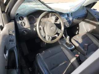 2013 Volkswagen Tiguan S z VIN WVGBV3AX3DW073322, wystawiony jako Copart lot #79616044 z przebiegiem 96 366 mil mil oraz Szkoda całkowita • Salvage title. Historia ofert i sprzedaży dostępna na DreamBid. Obrazek 8.