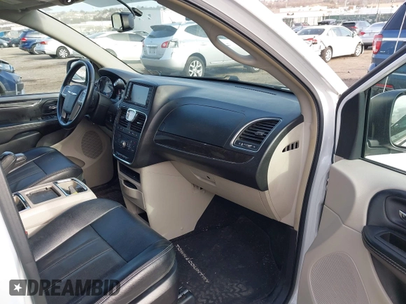 2016 Chrysler Town & Country Touring with VIN 2C4RC1BG8GR205497, listed as a IAAI auction lot 41774882 with 105,159 mi miles. Bid and sale history available at carsss.com. Image 5.