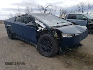 2024 Tesla Cybertruck Cyberbeast z VIN 7G2CEHEE3RA013268, wystawiony jako Copart lot #58946395 z przebiegiem 4869 mil mil oraz Szkody całkowita. Historia ofert i sprzedaży dostępna na DreamBid. Obrazek 4.
