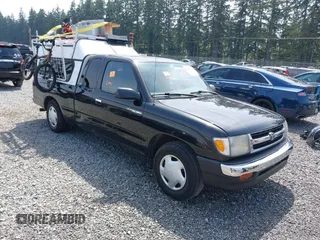 2000 Toyota Tacoma with VIN 4TAVL52N8YZ624411, listed as a IAAI auction lot 42486127 with 235,701 mi miles and . Bid and sale history available at DreamBid. Image 1.