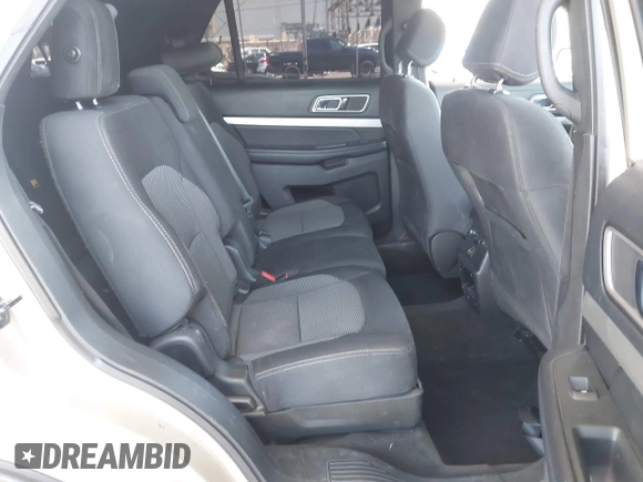 2017 Ford Explorer XLT z VIN 1FM5K7D85HGD89676, wystawiony jako IAAI lot #42313283 z przebiegiem 89 358 mil mil oraz . Historia ofert i sprzedaży dostępna na DreamBid. Obrazek 8.