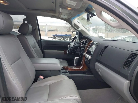 2007 Toyota Tundra LTD with VIN 5TFEV58137X032038, listed as a IAAI auction lot 41788992 with 120,600 mi miles. Bid and sale history available at carsss.com. Image 5.