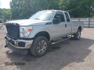 2014 Ford F-250 XL z VIN 1FT7X2B66EEA20402, wystawiony jako IAAI lot #42129596 z przebiegiem 109 203 mil mil oraz . Historia ofert i sprzedaży dostępna na DreamBid. Obrazek 2.