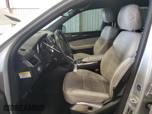 2013 Mercedes-Benz GL 450 z VIN 4JGDF7CE4DA115020, wystawiony jako Copart lot #54309625 z przebiegiem 166 123 mil mil oraz Szkoda całkowita • Salvage title. Historia ofert i sprzedaży dostępna na DreamBid. Obrazek 7.