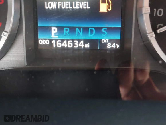 2017 Toyota Tundra Limited z VIN 5TFBW5F17HX612817, wystawiony jako IAAI lot #36970939 z przebiegiem 164 634 mil mil oraz . Historia ofert i sprzedaży dostępna na DreamBid. Obrazek 15.