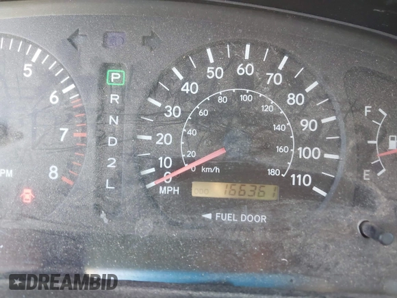 2000 Toyota Sienna LE with VIN 4T3ZF13CXYU312352, listed as a IAAI auction lot 42629403 with 166,361 mi miles and . Bid and sale history available at DreamBid. Image 7.