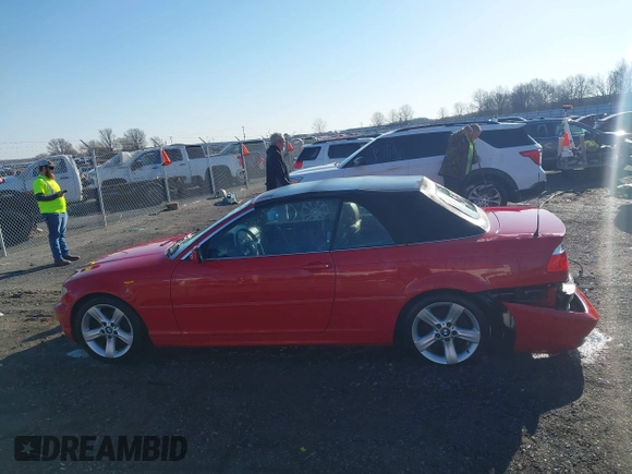 2006 BMW 3 Series 325Ci with VIN WBABW33486PX86165, listed as a IAAI auction lot 41719500 with 81,789 mi miles. Bid and sale history available at carsss.com. Image 14.