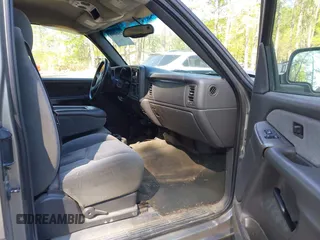 2003 Chevrolet Silverado 1500 with VIN 2GCEC19T131331601, listed as a IAAI auction lot 42046993 with 277,162 mi miles and . Bid and sale history available at DreamBid. Image 5.