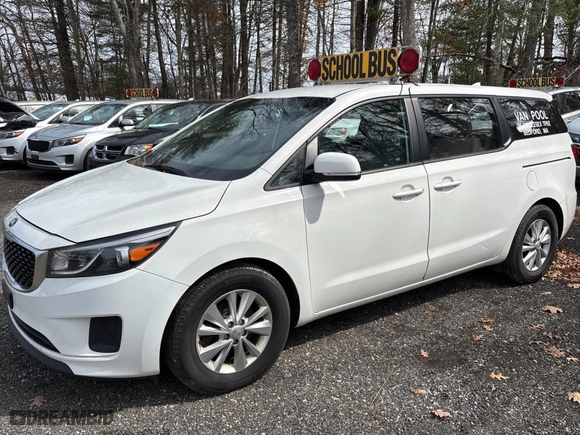 2018 Kia Sedona L with VIN KNDMA5C11J6409820, listed as a Copart auction lot 49841755 with 141,619 mi miles and Clean Title. Bid and sale history available at carsss.com. Image 2.